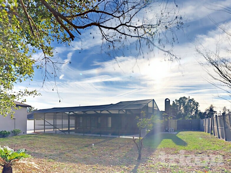 Building Photo - 2125 El Campo Ave