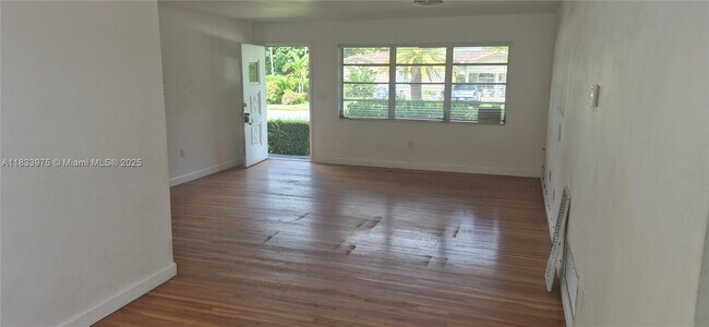 Building Photo - 2811 SW 79th Ave