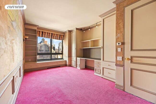 Building Photo - 100 United Nations Plaza