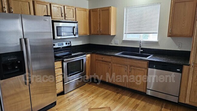 Building Photo - 502 W 91st Dr