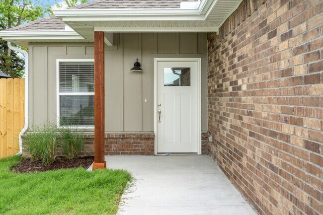 Building Photo - 259 N Wild Goose Ave