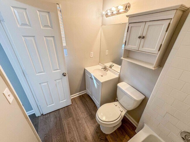 Building Photo - 2BR Townhome near KSU - No Carpet!