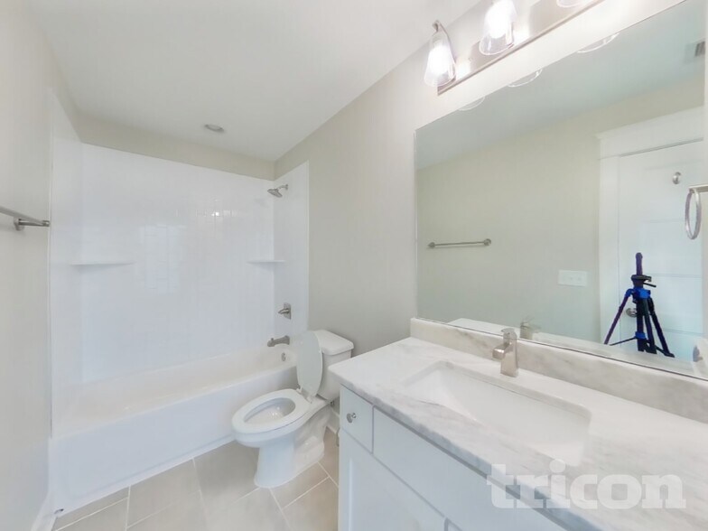 Building Photo - 6813 Charlotte Pike