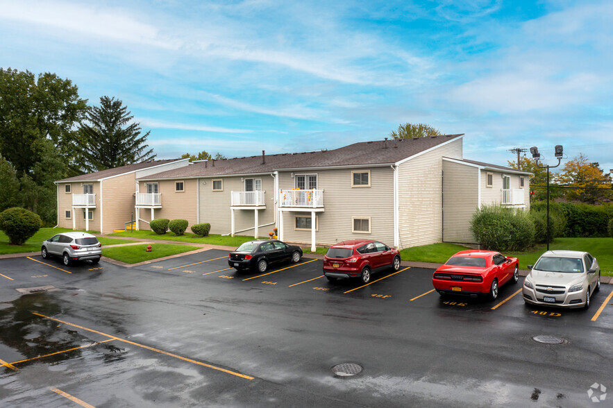 Building Photo - Springlake Apartments & Townhouses