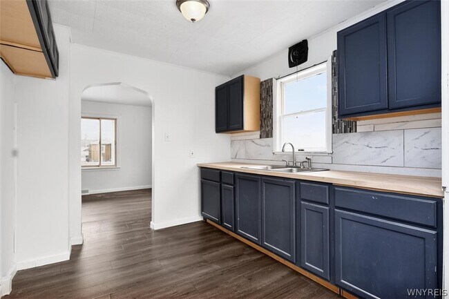 Building Photo - 3028 Welch Ave