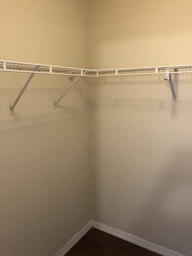 Building Photo - T10
