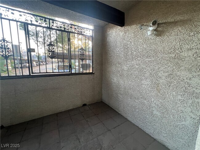 Building Photo - 5070 Jeffreys St