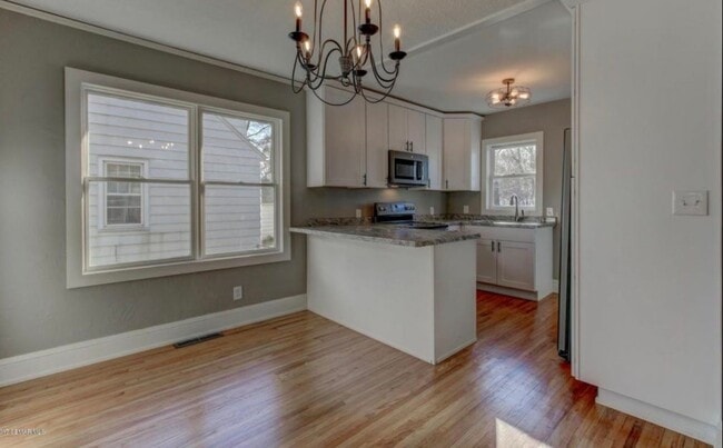 Building Photo - Single Family Home for Rent