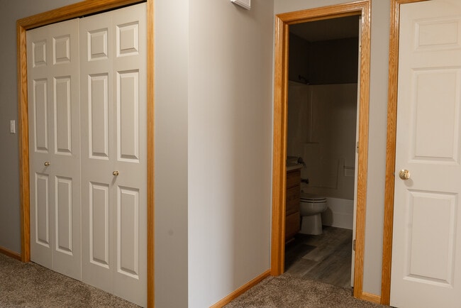 Building Photo - 7337 Collister Rd