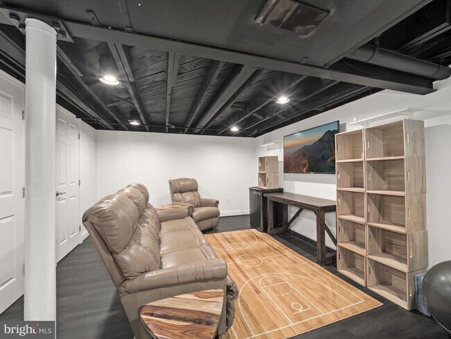 Building Photo - 2605 Arcola Ave