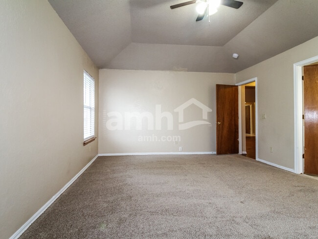 Building Photo - 8824 NW 85th St
