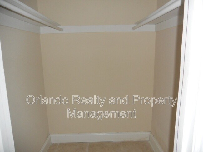 Building Photo - 492 Banyon Tree Cir