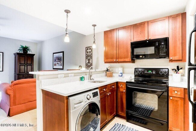 Building Photo - 955 Registry Blvd