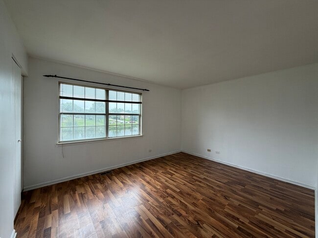 Building Photo - 301 Cherrywood Ct