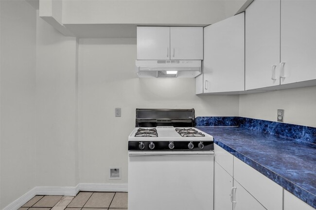 Building Photo - 809 Brooks St