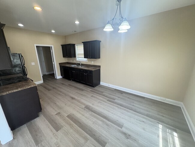 Building Photo - 3617 Jerry Anderson Dr