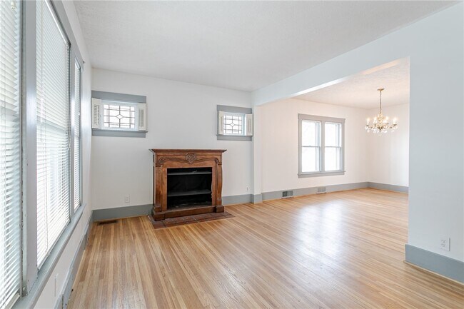 Building Photo - 176 Merwin Ave