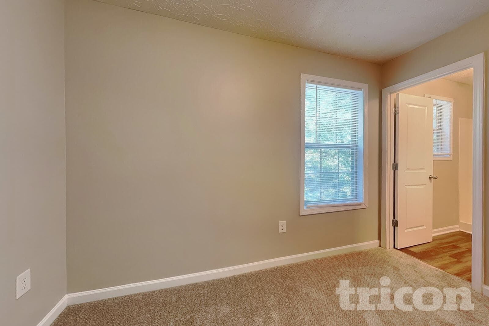 Building Photo - 1024 Weatherwood Pl NE