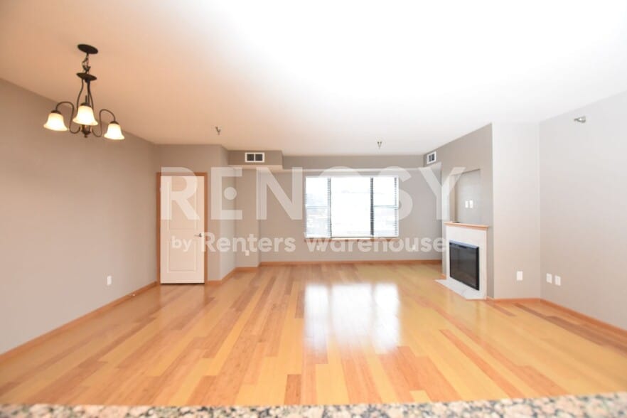 Building Photo - 1155 Ford Rd