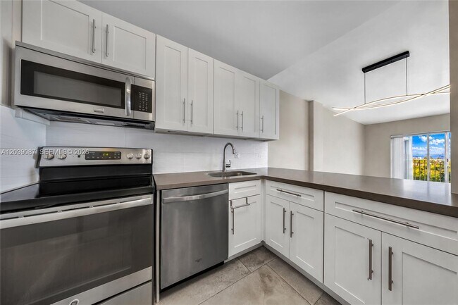 Building Photo - 1455 N Treasure Dr