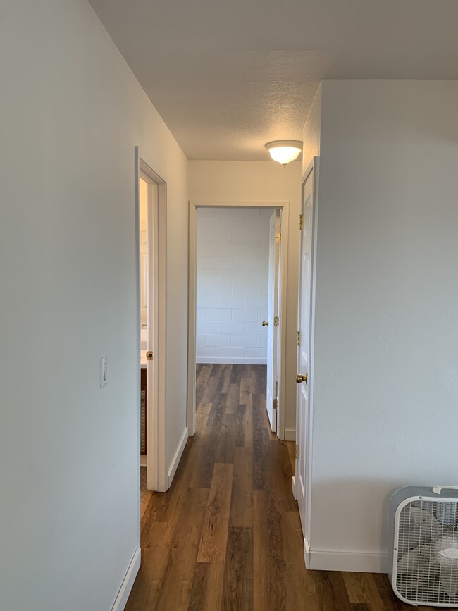 Building Photo - Field View Apartments
