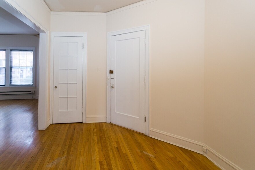 Building Photo - 1309 Oak Ave