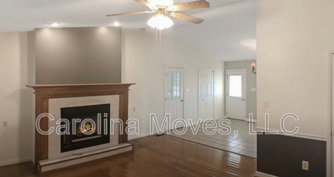 Building Photo - 313 Kilt Ct