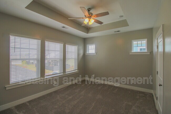 Building Photo - 328 Parish Farms Dr