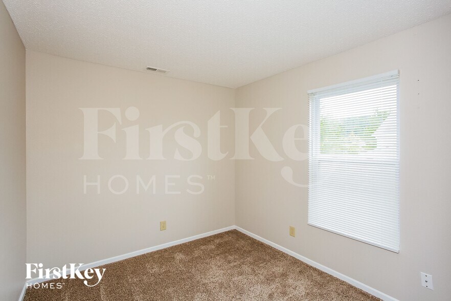 Building Photo - 12205 Lindley Dr