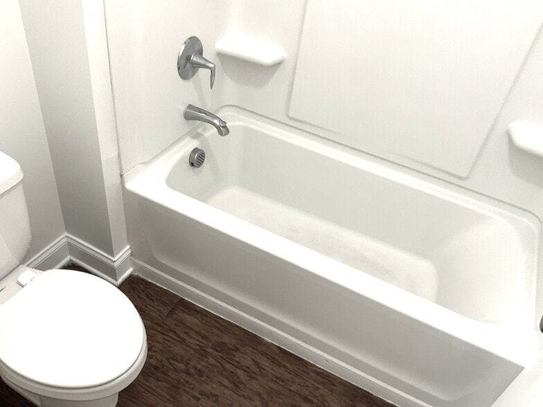 Building Photo - 1027 Monitor Ct