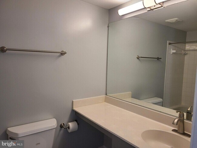 Building Photo - 15619 Easthaven Ct