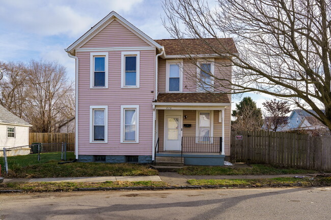 Building Photo - 270 S Torrence St