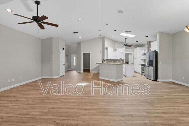 Building Photo - 6326 N 14th Pl