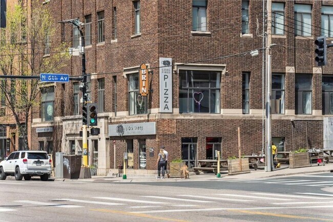 Building Photo - 700 N Washington Ave