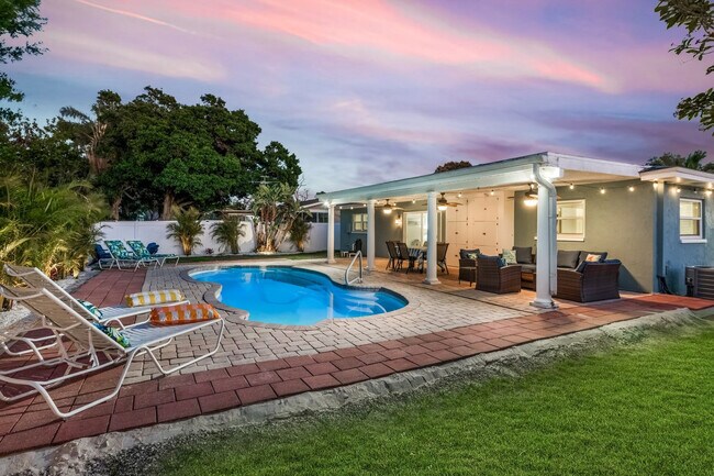 Building Photo - 2543 Sunny Breeze Ave