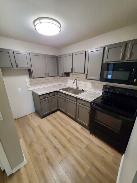 Building Photo - 202 N Blair St