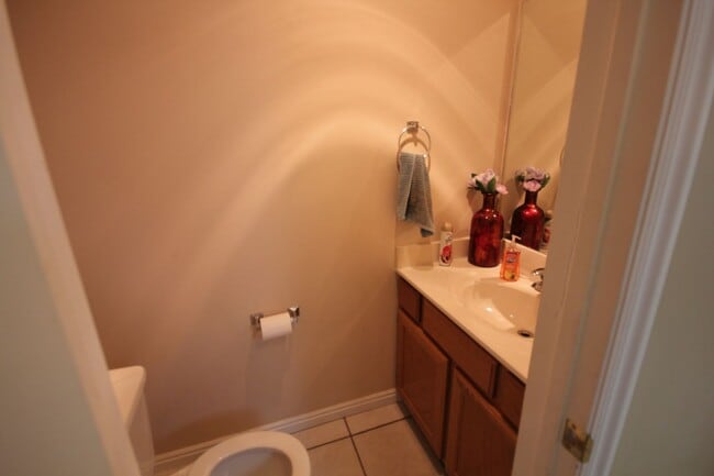 Building Photo - 3 Bedroom Townhome in Provo's Westside