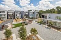 Building Photo - 10630 Greengarden Rd