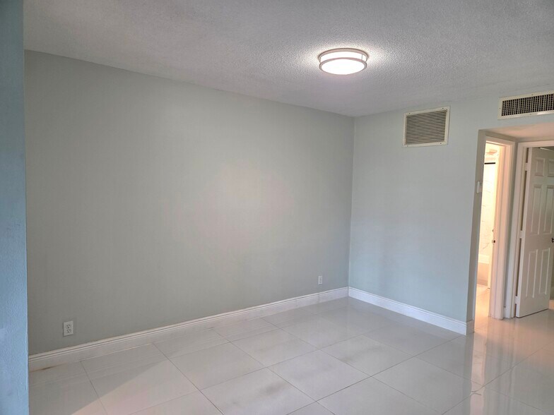 Dining Area - 1971 SE 5th Ct