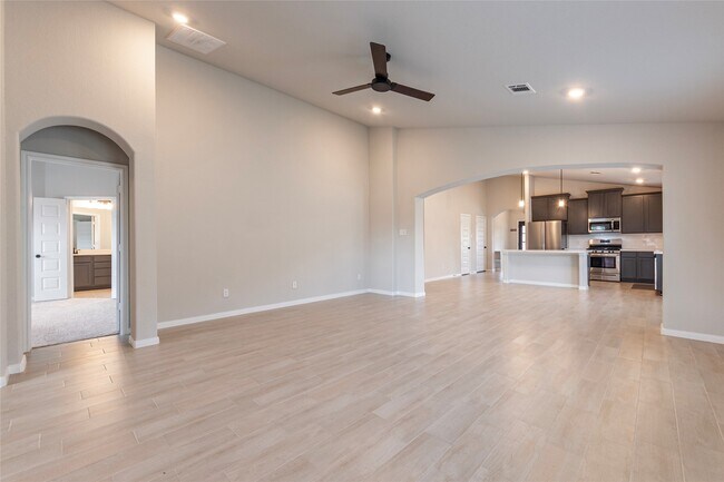 Building Photo - 250 Eagleville Dr