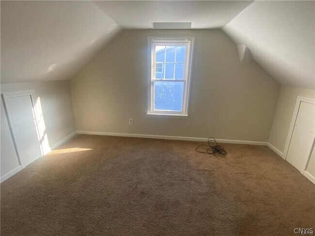 Building Photo - 106 Hazelhurst Ave