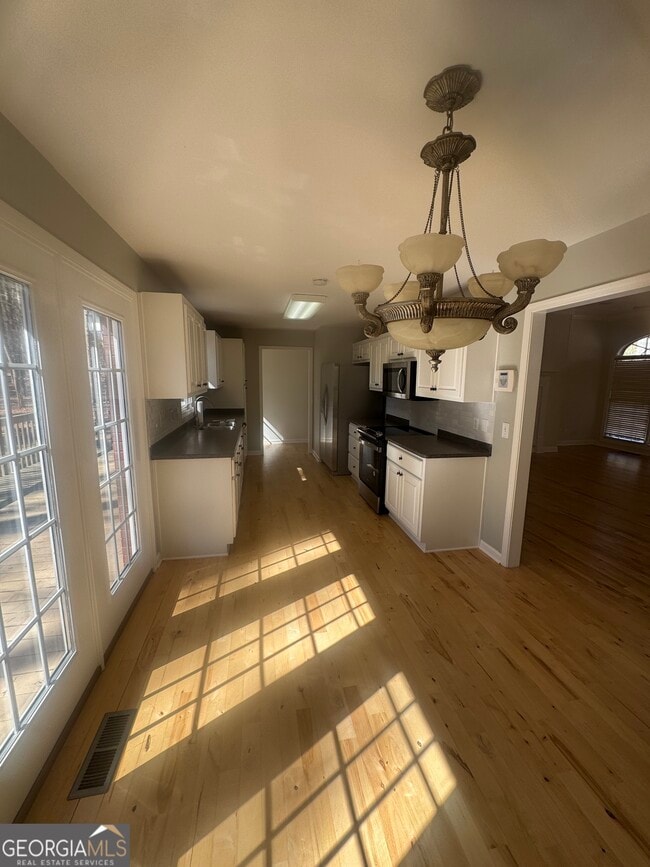 Building Photo - 735 Bearslide Hollow