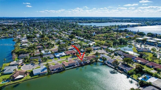 Building Photo - 1911 NW 40th Ct