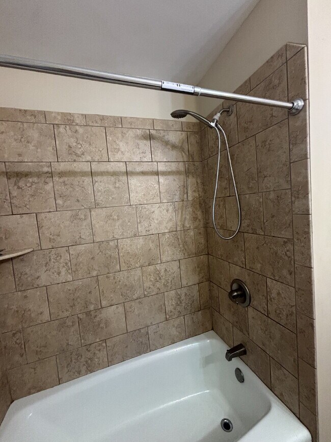 Building Photo - "Charming 4-Bedroom Portsmouth Retreat with Fireplace & Gleaming Hardwood Floors-Room Rental Offe...
