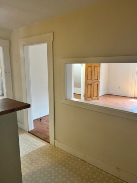 Building Photo - 315 Elm St