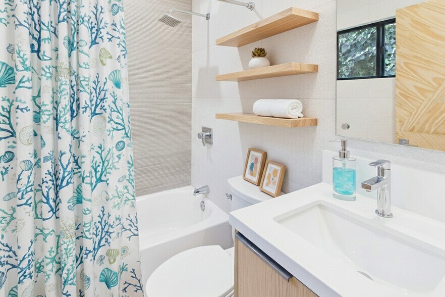 Building Photo - 2282 Whitney Ave