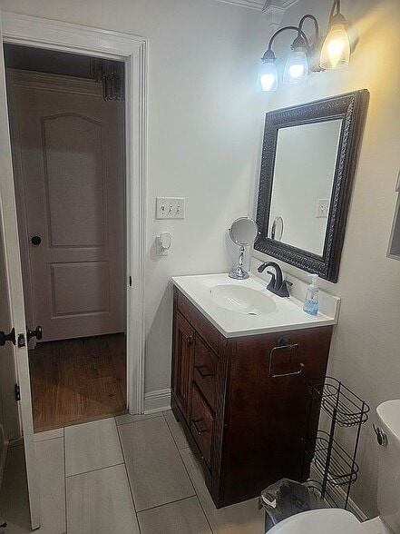 Building Photo - 608 Vanessa Dr