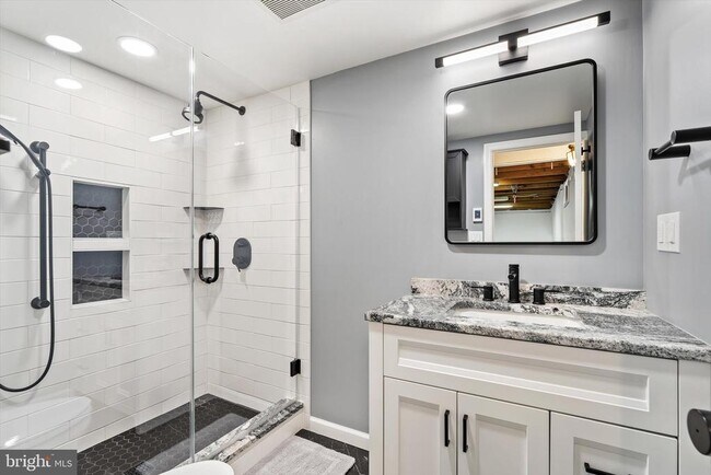 Building Photo - 29 Anita Dr