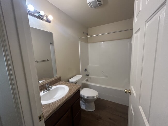 Building Photo - 2019 Lake Hills Dr