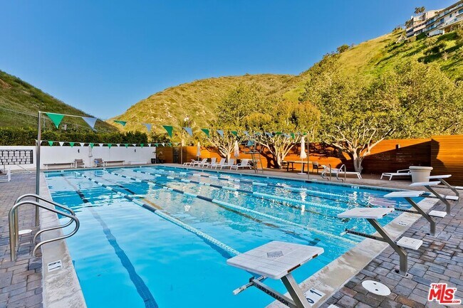 Building Photo - 88 Emerald Bay